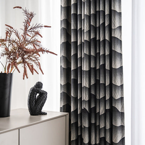 White Gradient Black Curtain